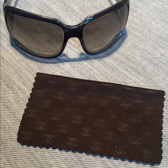 Chanel Sunglasses - Picture 9 of 13